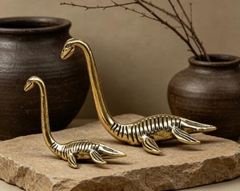 Vintage Messing Loch Ness Monster Figur, handgemachte Dinosaurier Statue, Mini Messing Nessie Decor, Schreibtisch Ornament Geschenk