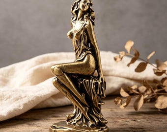 Vintage handgefertigte Messing sitzende Dame Figur, antike Bronze weibliche Statue Dekor, massives Kupfer Kunstskulptur für Home Schreibtisch Regal Ornament