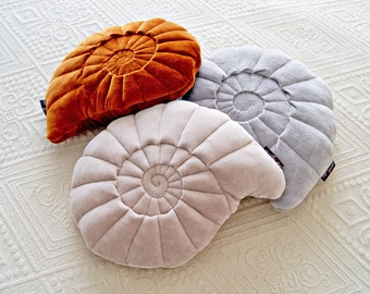 Velvet Shell Pillow: Nautical Home Decor (30x25cm)