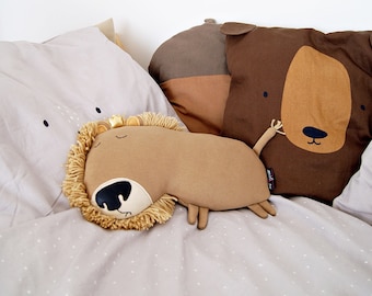 LE ROI LÉOPOLD, peluches lion, peluches lion, peluche lion, jouets de crèche, peluches pour enfants, peluche lion.