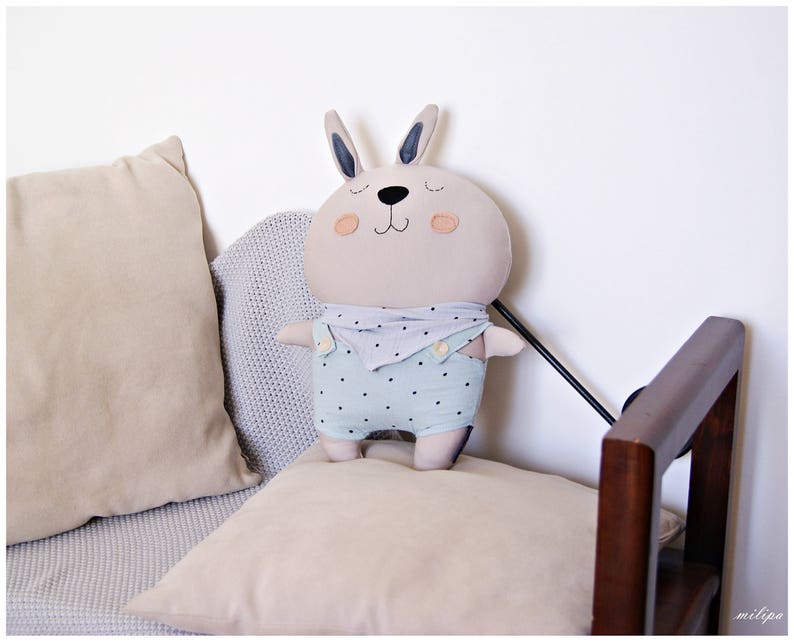 Coniglio GASTON. Bambolina coniglio, bambole, coniglio, coniglio di stoffa, bambola di stoffa, pupazzo coniglio, morbido coniglio. immagine 2