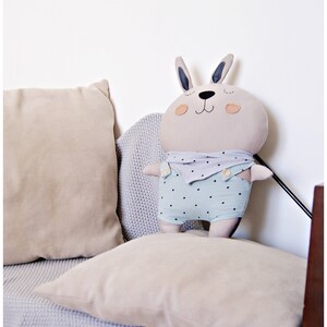 Coniglio GASTON. Bambolina coniglio, bambole, coniglio, coniglio di stoffa, bambola di stoffa, pupazzo coniglio, morbido coniglio. immagine 7