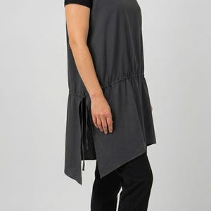 Anthracite Grey Linen-Look Tunic with Drawstring Closure – Sleeveless Oversized Top with Side Split – Minimalist Grey Dress-Up Dress