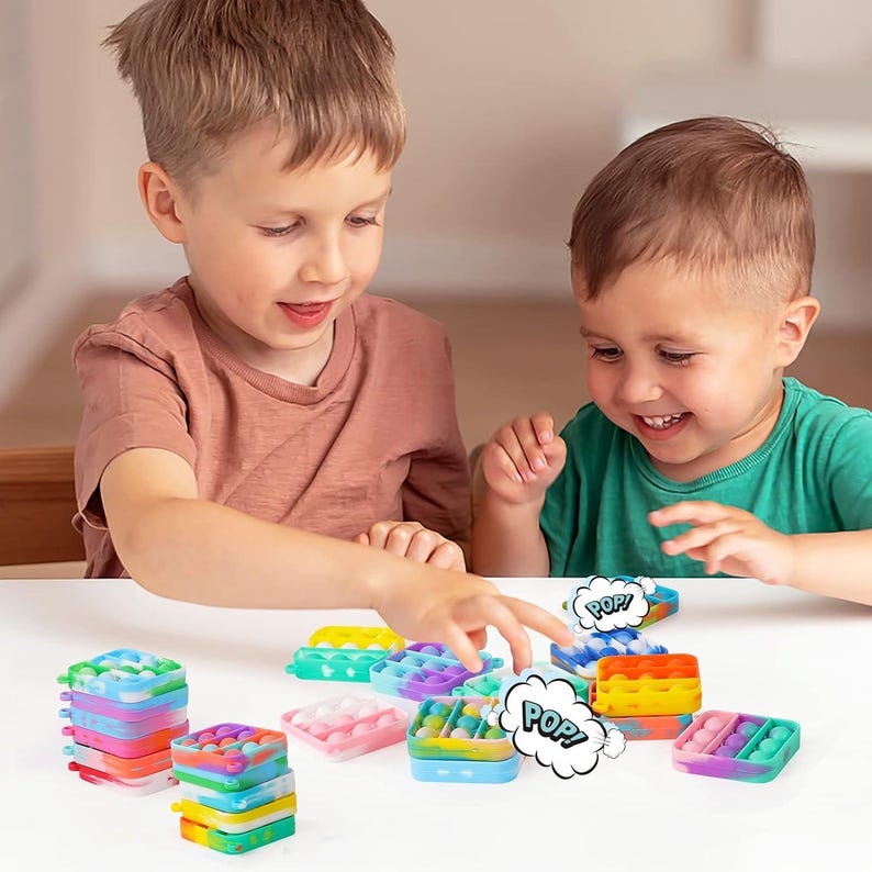 30 Pack Mini Pop Fidget Keychains, Party Favors for Kids and Goodie ...