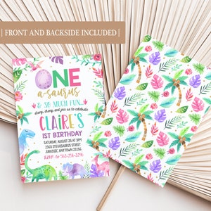 K&ouml;nnte beinhalten: Eine farbenfrohe Einladung zu einem ersten Geburtstag mit Dinosaurier-Motiv mit einer gr&uuml;nen, rosa und violetten Dinosaurier-Illustration und dem Text "ONE a-saurus & SO MUCH FUN... stop, chomp and join us to celebrate CLAIRE'S 1ST BIRTHDAY SATURDAY, AUGUST 25 AT 3PM 2365 STEGOSAURUS STREET JURASSIC, ANYTOWN 23156 RSVP to 563-256-3296"