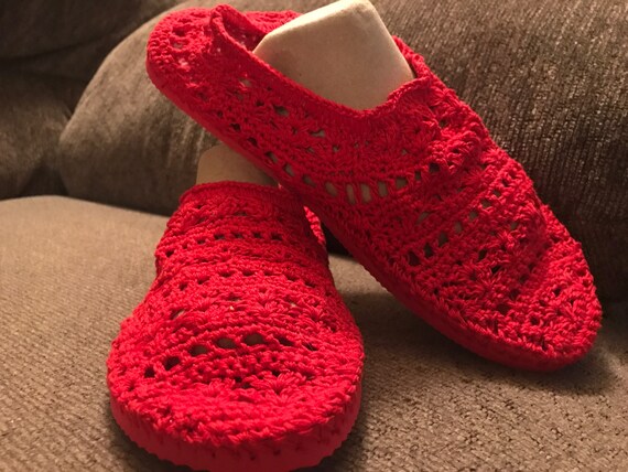 red slippers womens