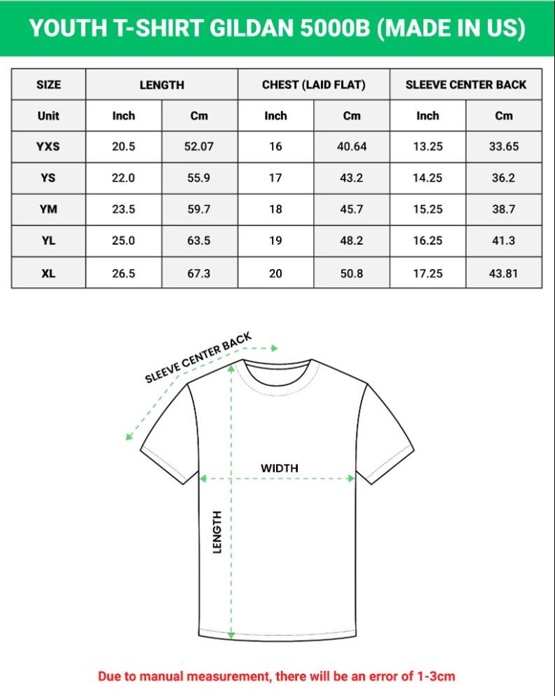 Pu&ograve; includere: Tabella delle taglie di t-shirt per ragazzi con misure in pollici e centimetri. La tabella include le taglie YXS, YS, YM, YL e XL, con le corrispondenti misure di petto, lunghezza e manica. Un diagramma di una t-shirt illustra i punti di misurazione.