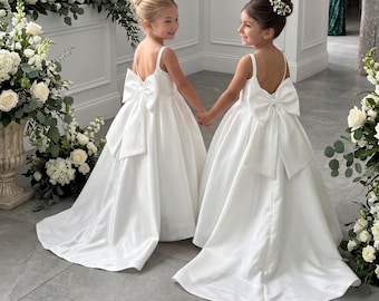 Vestido de niña de las flores, satén blanco, vestido de novia con gran lazo en la espalda para niñas, vestido de baile para niñas pequeñas, cola de capilla, tallas 3 M–14, elegante Primera Comunión