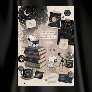 Könnte beinhalten: Digitaler Download mit einem Snoopy-Themen-Design für Weltraum und Lesen. Enthält Illustrationen von Snoopy, Büchern, Planeten, einem Teleskop und dem Text "lost in space, found in pages". Das Design ist in Schwarz-, Weiß- und Beigetönen gehalten.