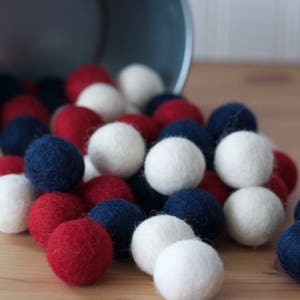 Vintage Americana Wool Felt Balls, Felt Pom Pom Balls, 4th of July Decor image 3