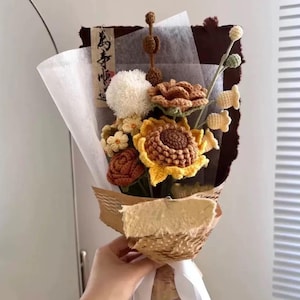 Gehaakt zonnebloemboeket, gebreide roos en lelie, handgemaakte gemengde zonnebloemen boeket, cadeau voor haar, woondecoratie, jubileumcadeau, verjaardagscadeau
