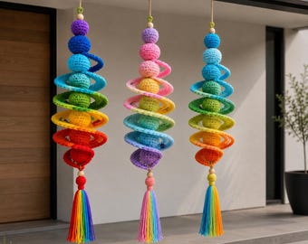 Haakpatroon voor een spiraalvormig hangend ornament (PDF), haakpatroon voor een amigurumi windmolen, kleurrijke boho woondecoratie, gehaakte windmolen (PDF)