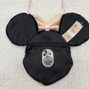Bolso bandolera vintage de peluche con la cara de Minnie Mouse, de Mickey's Pals Disney, con cremallera. imagen 4