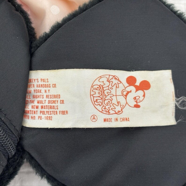 Bolso bandolera vintage de peluche con la cara de Minnie Mouse, de Mickey's Pals Disney, con cremallera. imagen 5