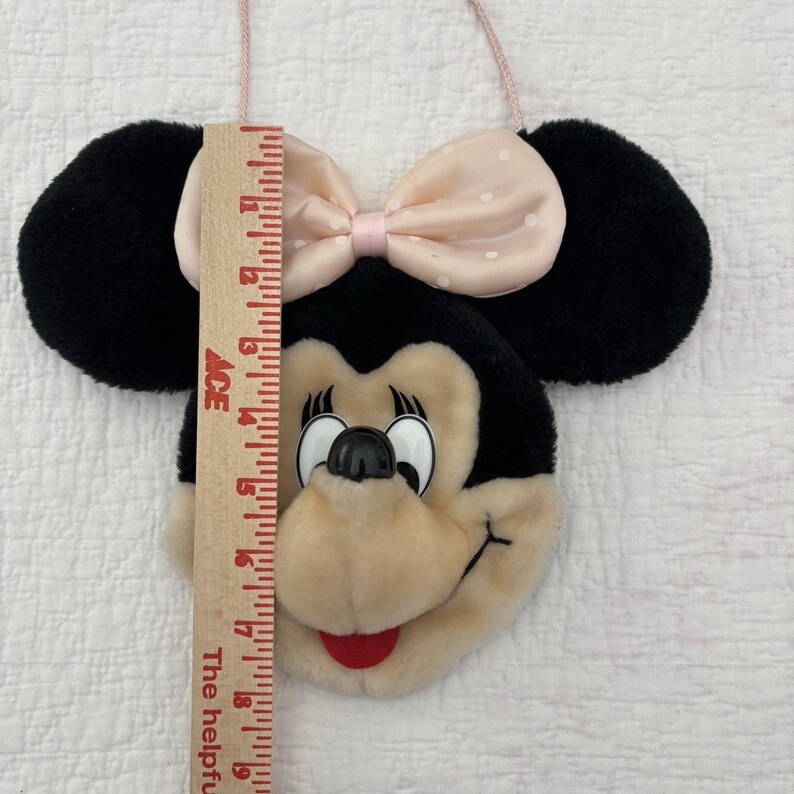 Bolso bandolera vintage de peluche con la cara de Minnie Mouse, de Mickey's Pals Disney, con cremallera. imagen 7