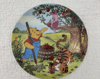 Plato antiguo de Bradford Exchange Limited "Una manzana para ti, Winnie the Pooh"