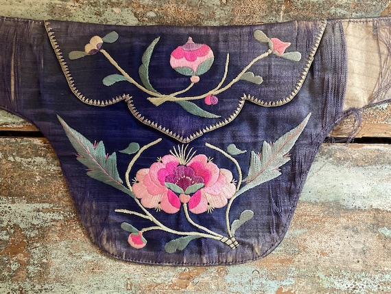 Antique Vintage Chinese hand embroidered silk pur… - image 2