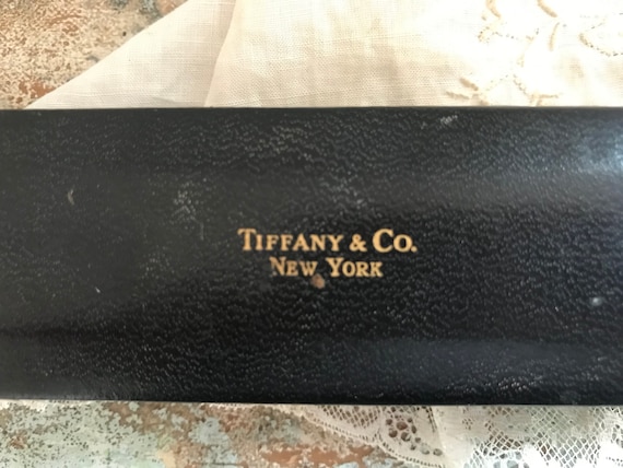 NEW Tiffany & Co. Sterling Silver Thumbprint Pill Box by Elsa 