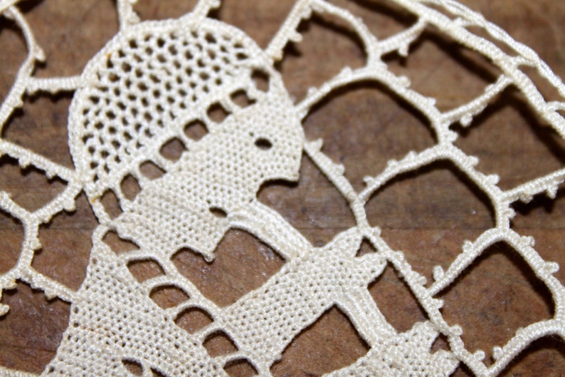 Victorian lace sampler / crochet sampler image 5
