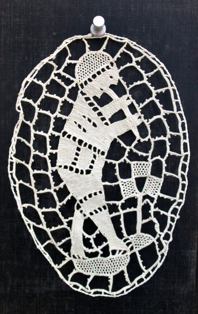 Victorian lace sampler / crochet sampler image 2