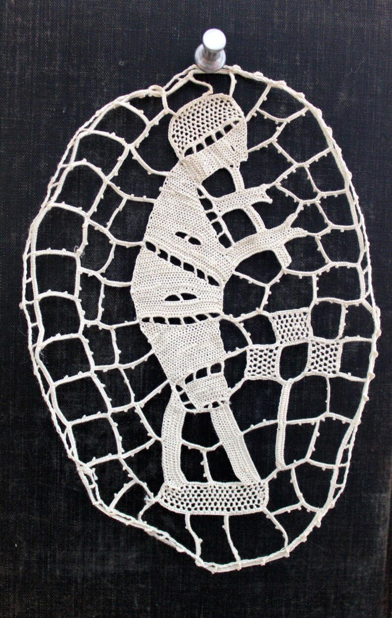 Victorian lace sampler / crochet sampler image 3