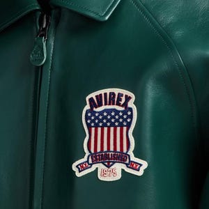 Avirex Grön Läder Varsity Bomberjacka Handgjord – Avirex USA-inspirerad Streetwear bild 3