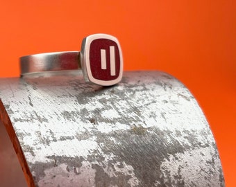 size 9 ring RED SQUARE . sterling silver modern geometric ring . minimal jewelry . colorful architectural ring . men's jewelry