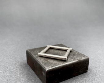 size 9 ring . geometric super SIMPLE SQUARE ring . unisex jewelry .  sterling silver minimal modern jewelry