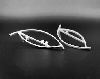 super simple LEAF studs . modern minimalist jewelry . botanical outline in silver earrings