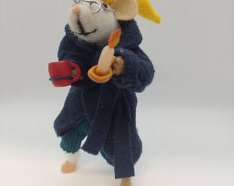 Ratón de fieltro articulado hecho a mano, ideal para la noche – Pieza única de colección de la serie Menagerie of Felt Enchantments – Barnaby Featherson
