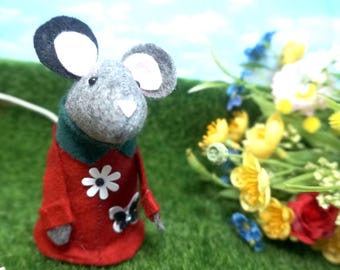 Ratón de fieltro hecho a mano - Regalo de decoración primaveral - Colección Menagerie of Felt Enchantments