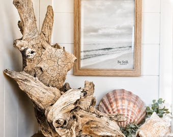 Cuadro decorativo de playa costera "Be Still" / Salmo 46:10 - Impresión cristiana / Decoración en inglés, español o sin texto