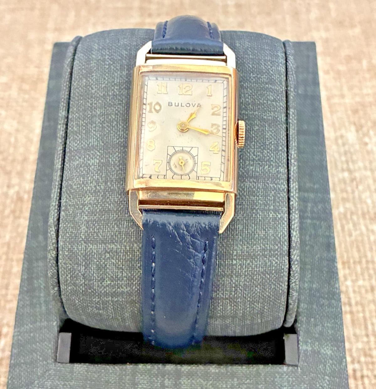 極希少 Vintage Bulova 腕時計 タンク ローマン文字盤 デイト Bulova Tank Watch - Etsy
