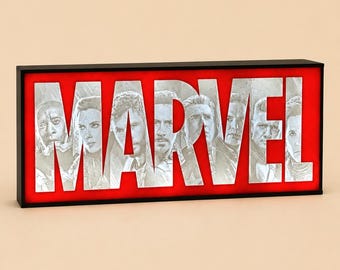 Light Box Marvel 3D printed, insegna luminosa LED rossa con logo originale, lampada decorativa superhero room