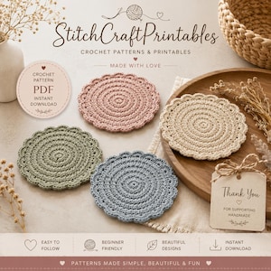 Könnte beinhalten: Vier runde Häkeluntersetzer in Altrosa, Salbeigrün, Schieferblau und Creme mit gewelltem Rand. Das Bild enthält den Text StitchCraftPrintables, Crochet Pattern PDF Instant Download und Thank You for supporting handmade.
