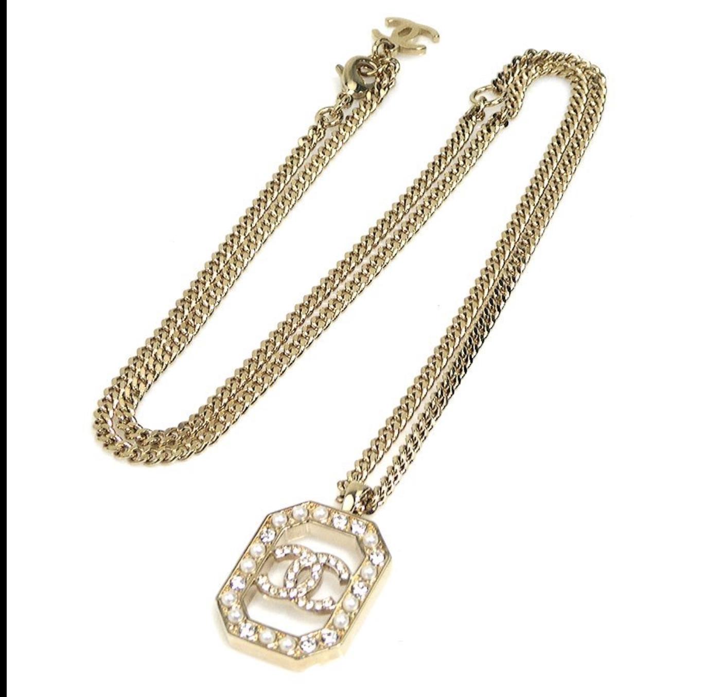 Authentic Chanel Cc Logo Necklace Gold/silver/white Metal