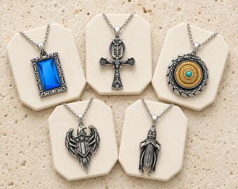 Collana con pendente gotico, cinque stili di simboli, gioiello vistoso in acciaio inossidabile, Ankh, Bagua, aquila o gemma blu