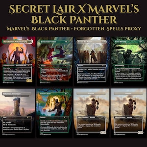 Może przedstawiać: Kolekcja ośmiu kart kolekcjonerskich Secret Lair x Marvel's Black Panther z ilustracjami Black Panther, Wakandan Skyscraper oraz żetonów Warrior. Karty zawierają tekst gry, symbole many oraz grafikę postaci w zestawie.