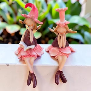 Fairy Garden Shelf Sitter Statue, Pink Resin Elf Figurine Outdoor Decor, Cute Sitting Pixie Patio Balcony Fence Ornament Gift