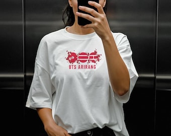 BTS Arirang Grafik-T-Shirt | Rote koreanische Flagge Farbe Splatter