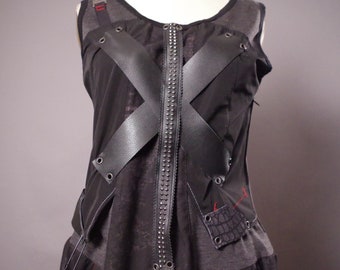 Einzigartiges Steampunk-Kleid mit Nieten besetztes Blasenkleid, Upcycled-Kleidung, Steampunk-Kleidung