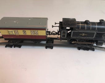 Vintage Hornby M40 Clockwork Train – 82011 Locomotive & Guard Coach – Working