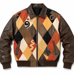 Peut inclure: Un blouson en cuir avec un motif argyle multicolore dans des tons marron, orange, jaune, noir et crème. Le blouson présente des manches en cuir marron uni, un col marron, une fermeture éclair frontale, ainsi que des poignets et un ourlet côtelés.