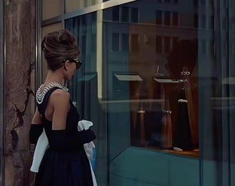 Gepersonaliseerde Hollywood Glamour-verjaardagsvideo, aangepast ontbijt bij Tiffany's geïnspireerde AI-videocadeau voor haar, digitale download