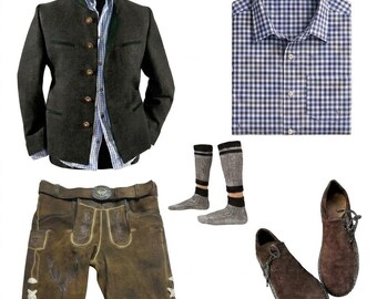 Könnte beinhalten: Eine dunkelgrüne Wolljacke mit Metallknöpfen, ein blau-weiß kariertes Hemd, eine braune Lederhose mit Zierstickerei und seitlicher Schnürung, graue Strickkniestrümpfe und braune Schnürschuhe aus Wildleder.