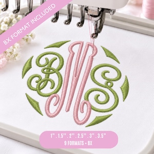 Puede incluir: Un diseño de bordado con una letra M rosa flanqueada por dos letras B y S verdes en un estilo de monograma circular. El diseño está cosido sobre tela blanca en un bastidor. El texto incluye BX FORMAT INCLUDED y 1, 1.5, 2, 2.5, 3, 3.5 pulgadas, 9 FORMATS + BX.