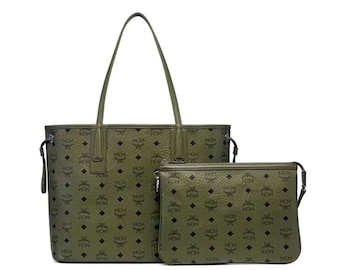 Bolsa tote MCM Visetos verde-oliva com nécessaire, bolsa de compras em couro com monograma de designer.