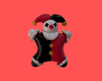 Figura de payaso de arcilla polimérica, pieza única (OOAK) - Rojo y negro