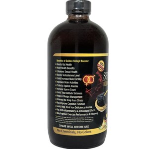 Puede incluir: Una botella de vidrio marr&oacute;n con tapa negra, que contiene un l&iacute;quido oscuro. La etiqueta enumera los beneficios de un Golden Shilajit Booster, incluyendo la salud intestinal y la mejora de la funci&oacute;n cognitiva. Tambi&eacute;n se ve el texto "SHAKE WELL BEFORE USE".