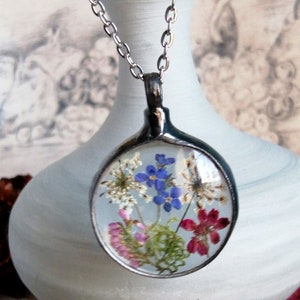 Pressed Flower jewelry, Forget me not Flower Heather Neclace, Terrarium Necklace, gift for women, Boho Jewelry image 5